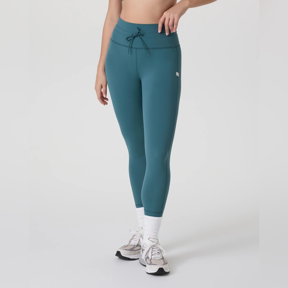 Vuori Daily Leggings-PLEASE SEE MEASUREMENTS.
